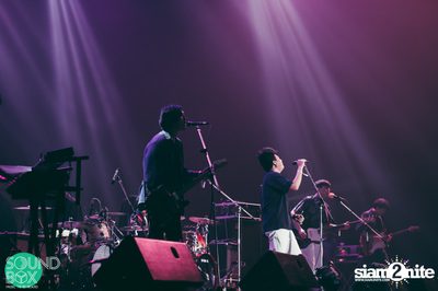 Soundbox: The Temper Trap: Thick as Thieves at Central World — photo 68