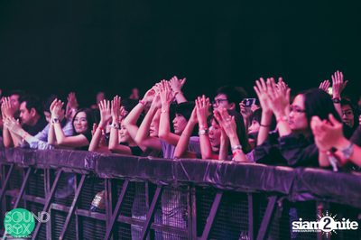 Soundbox: The Temper Trap: Thick as Thieves at Central World — photo 69