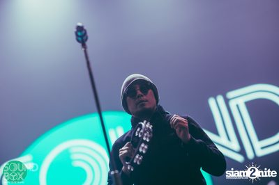Soundbox: The Temper Trap: Thick as Thieves at Central World — photo 86