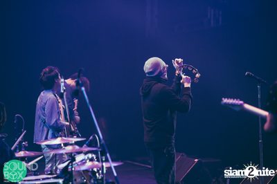 Soundbox: The Temper Trap: Thick as Thieves at Central World — photo 96