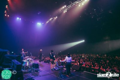 Soundbox: The Temper Trap: Thick as Thieves at Central World — photo 97