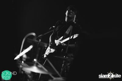 Soundbox: The Temper Trap: Thick as Thieves at Central World — photo 104