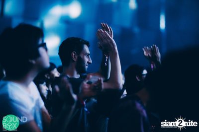 Soundbox: The Temper Trap: Thick as Thieves at Central World — photo 125