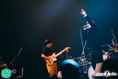 Soundbox: The Temper Trap: Thick as Thieves at Central World — photo 127