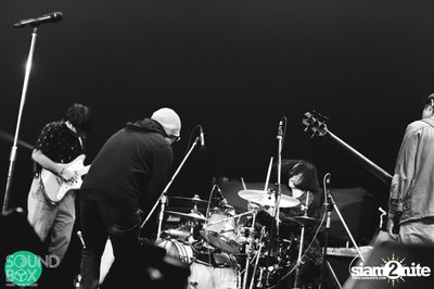 Soundbox: The Temper Trap: Thick as Thieves at Central World — photo 142