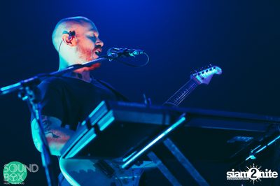 Soundbox: The Temper Trap: Thick as Thieves at Central World — photo 156