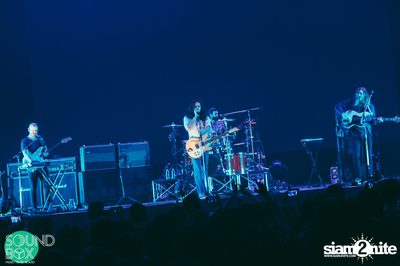 Soundbox: The Temper Trap: Thick as Thieves at Central World — photo 186