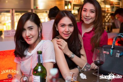 Soft Opening ที่ รียูเนี่ยน ทองหล่อ — photo 43