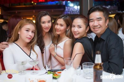 Soft Opening ที่ รียูเนี่ยน ทองหล่อ — photo 103