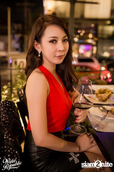Friday Night at Wine Republic Thonglor — photo 59