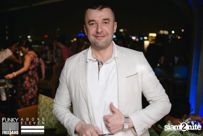 Funky Freeland: Studio 54 w/ Neil Pierce at Above Eleven — photo 4
