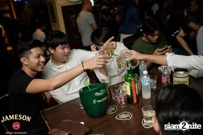 Silly Fools Live ที่ มัลลิแกนส์ ไอริช บาร์ — photo 30