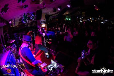 Silly Fools Live ที่ มัลลิแกนส์ ไอริช บาร์ — photo 63