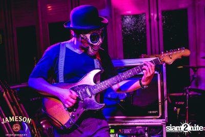 Silly Fools Live ที่ มัลลิแกนส์ ไอริช บาร์ — photo 72