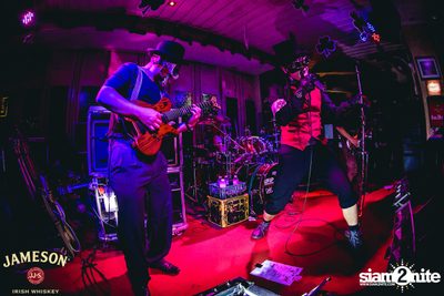 Silly Fools Live ที่ มัลลิแกนส์ ไอริช บาร์ — photo 87