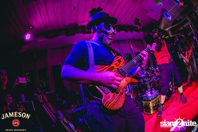 Silly Fools Live ที่ มัลลิแกนส์ ไอริช บาร์ — photo 88
