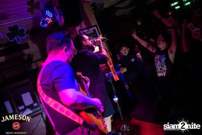 Silly Fools Live ที่ มัลลิแกนส์ ไอริช บาร์ — photo 100