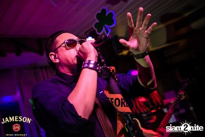 Silly Fools Live ที่ มัลลิแกนส์ ไอริช บาร์ — photo 101