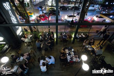 Friday Night at Wine Republic Thonglor — photo 11