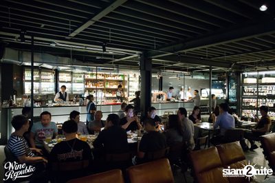Friday Night at Wine Republic Thonglor — photo 15