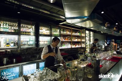 Friday Night at Wine Republic Thonglor — photo 17