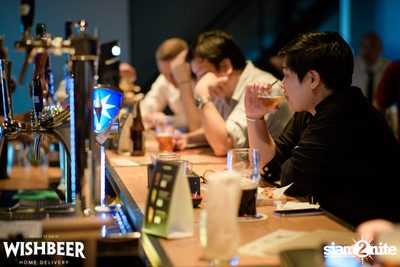 Canadian Weekend ที่ วิชเบียร์ โฮม บาร์ — photo 27