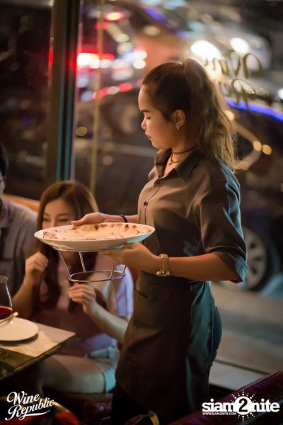 Friday Night at Wine Republic Thonglor — photo 30