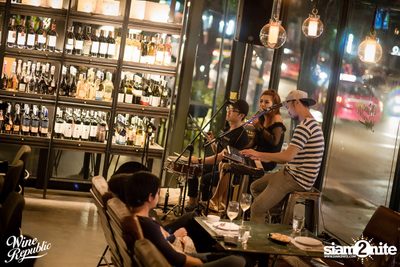 Friday Night at Wine Republic Thonglor — photo 36