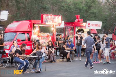 MET FEST 2017 Night Vibe On the Street at Oasis Outdoor Arena — photo 20