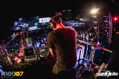 MET FEST 2017 Night Vibe On the Street at Oasis Outdoor Arena — photo 195
