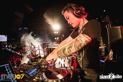 MET FEST 2017 Night Vibe On the Street at Oasis Outdoor Arena — photo 197