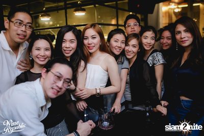 V Violette Live at Wine Republic — photo 33