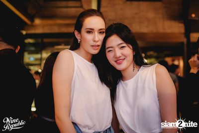 V Violette Live at Wine Republic — photo 47