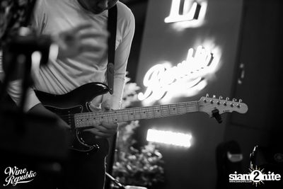 V Violette Live at Wine Republic — photo 56