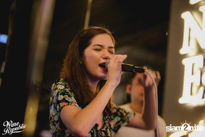 V Violette Live at Wine Republic — photo 59