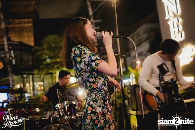 V Violette Live at Wine Republic — photo 60