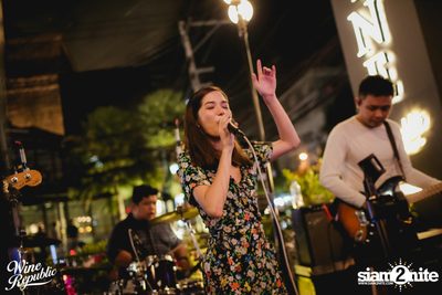 V Violette Live at Wine Republic — photo 61