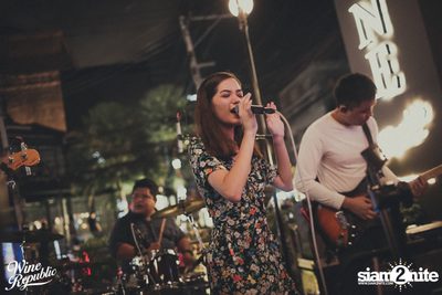 V Violette Live at Wine Republic — photo 62