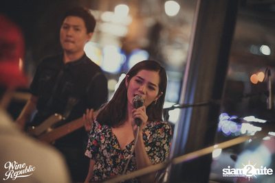 V Violette Live at Wine Republic — photo 71