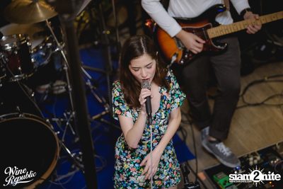 V Violette Live at Wine Republic — photo 74