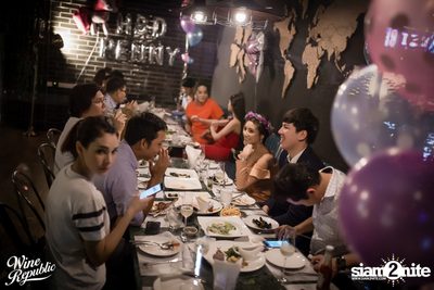 Friday Night at Wine Republic Thonglor — photo 36