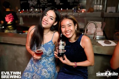 Evil Twin Launch Party กับ Imperial Doughnut Break ที่ แฮร์ออฟ เดอะ ด็อก — photo 5