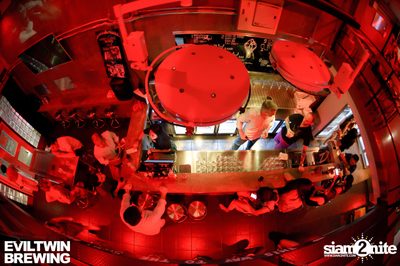 Evil Twin Launch Party กับ Imperial Doughnut Break ที่ แฮร์ออฟ เดอะ ด็อก — photo 9