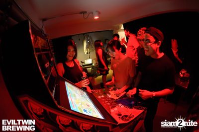 Evil Twin Launch Party กับ Imperial Doughnut Break ที่ แฮร์ออฟ เดอะ ด็อก — photo 27