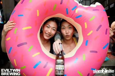 Evil Twin Launch Party กับ Imperial Doughnut Break ที่ แฮร์ออฟ เดอะ ด็อก — photo 45