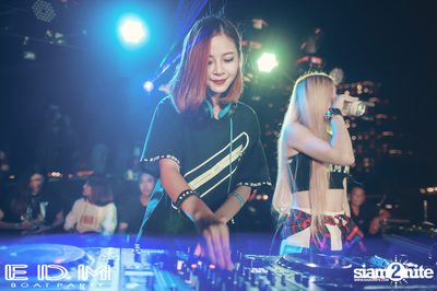 EDM Boat Party | Season 4 at Asiatique — photo 9