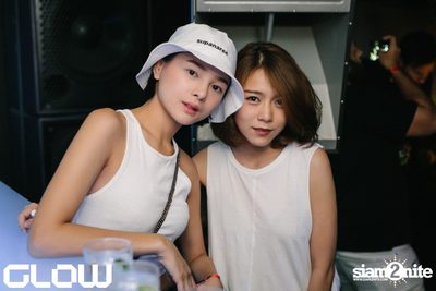 Edu Imbernon & Daron at Glow — photo 5
