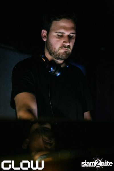 Edu Imbernon & Daron at Glow — photo 23