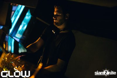 Edu Imbernon & Daron at Glow — photo 38