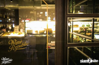 Friday Night at Wine Republic Thonglor — photo 4